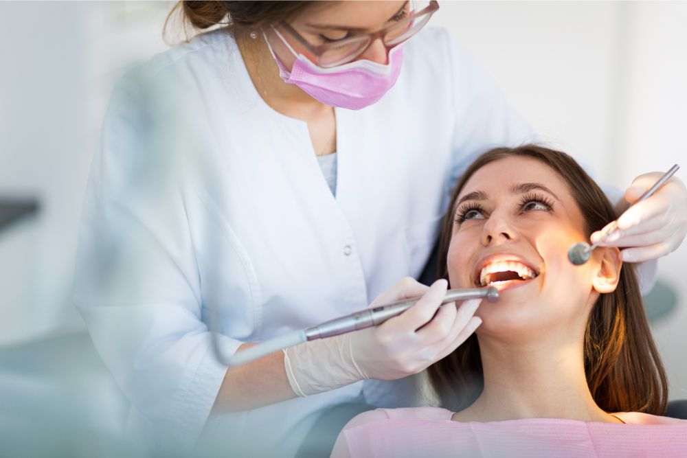 What is the difference between a cosmetic dentist and a regular dentist